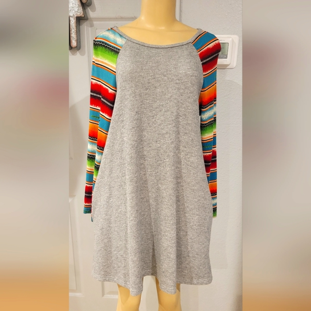 Fashion U sweatshirt dress Aztec print sleeves, with pockets. A line style.